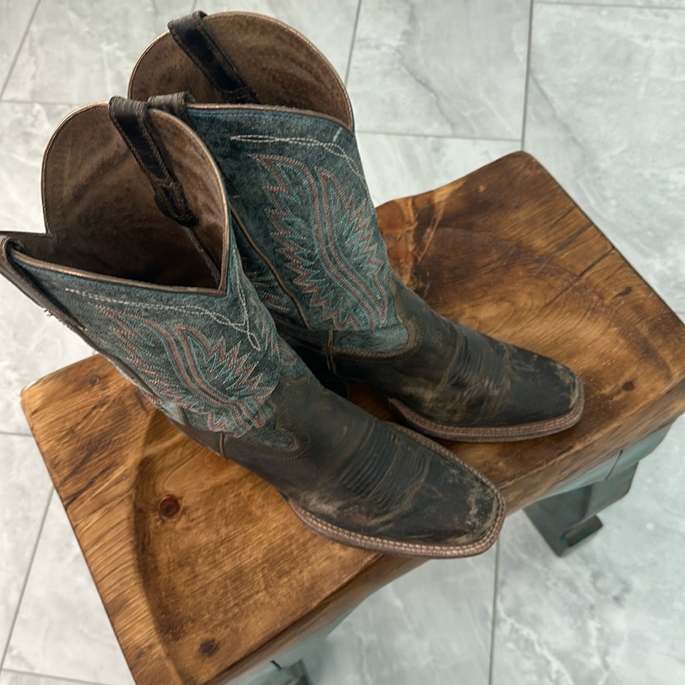 Ariat Cowboy Boots in pre-owned condition